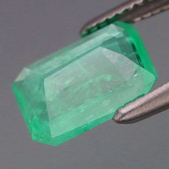Top crystal! Vivid green! 1.03ct Nigerian Emerald!