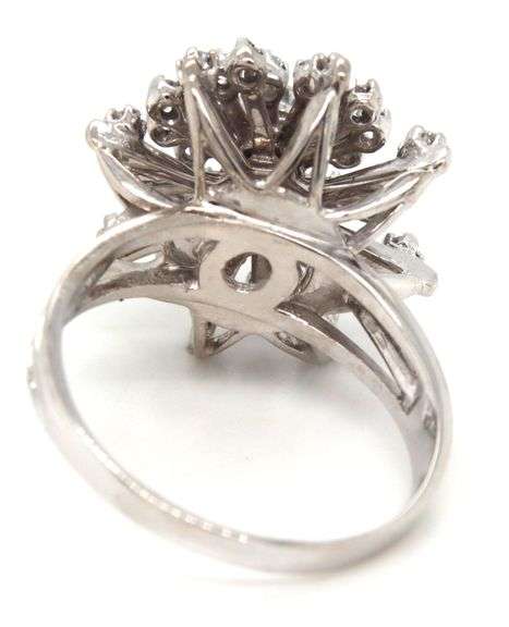 14kt White gold 1.25ctw Vintage diamond cluster ring