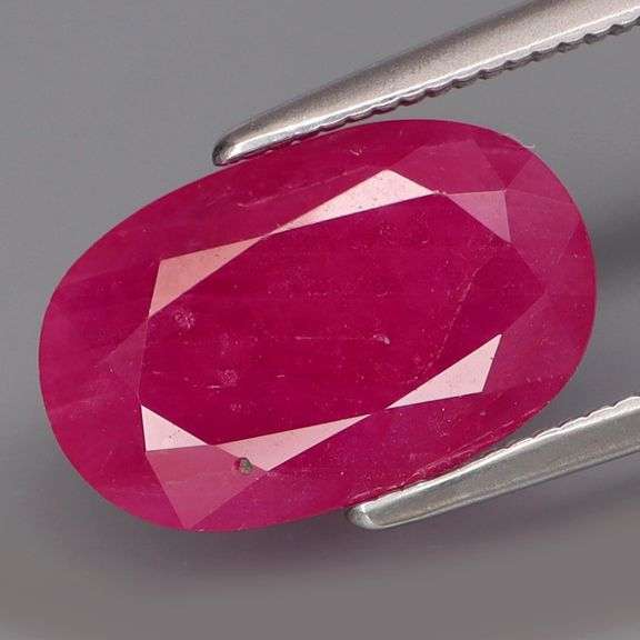 Classic violet red hue! 3.79ct Mozambique Ruby!