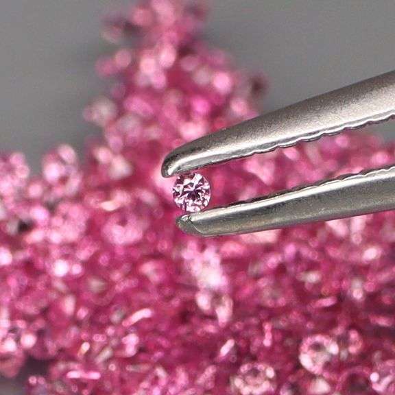 Rare! Heated only! 3.01ct pink Sapphire set