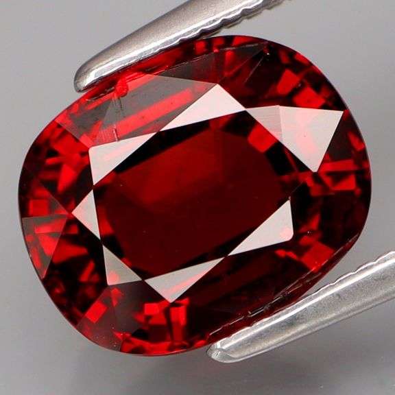 Simply gorgeous! 3.45ct VS grade oval cut Rhodolite Garnet!