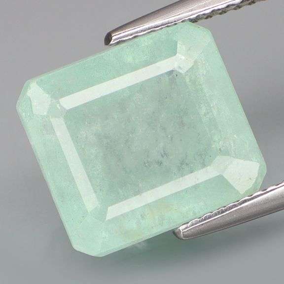 Bright green! Fully transparent! Real 7.94ct Zambian Emerald!
