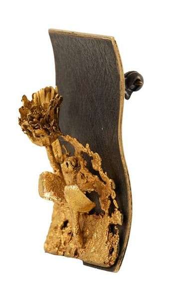 Sifis Textured Floral Brooch in 18K