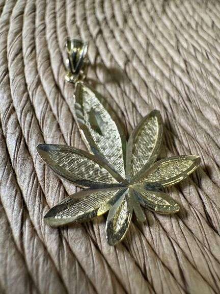 10k Yellow Gold Marijuana Pot Leaf Pendant