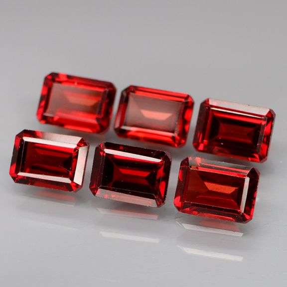 This is premium natural color! 7.64ct cherry red Garnet set!