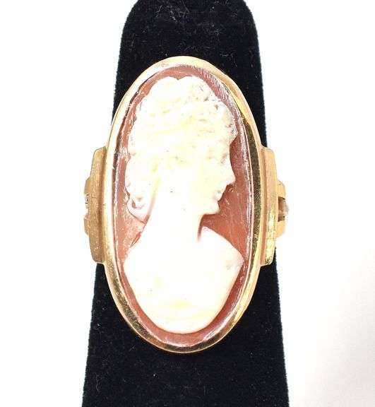Vintage 10K Yellow Gold Cameo Ring