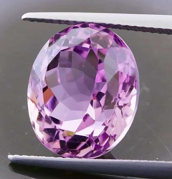 This is a very elegant 9.79ct natural Amethyst