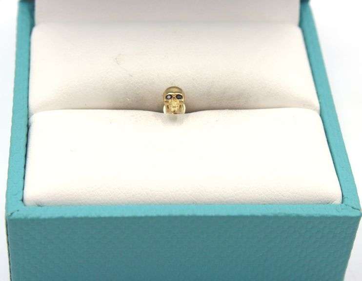 14kt Yellow gold tash black diamond eye matte skull threated stud earring