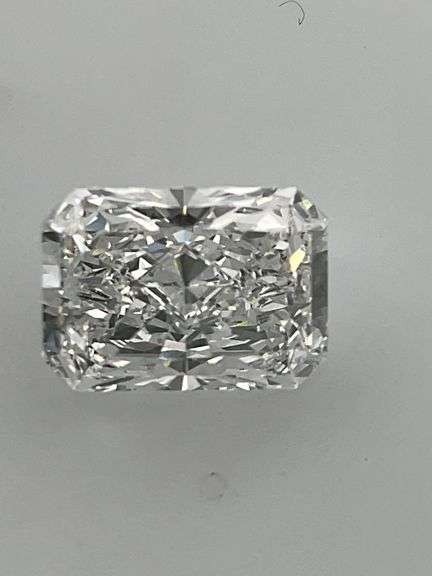 I.G.I CERTIFIED 2.01 CARAT LAB GROWN DIAMOND CUSHION CUT