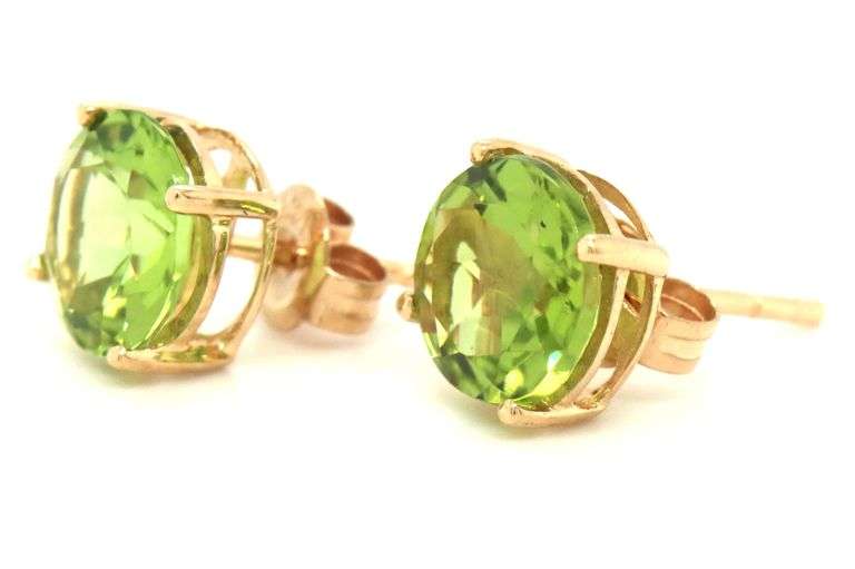 14kt Yellow gold round peridot stud earrings