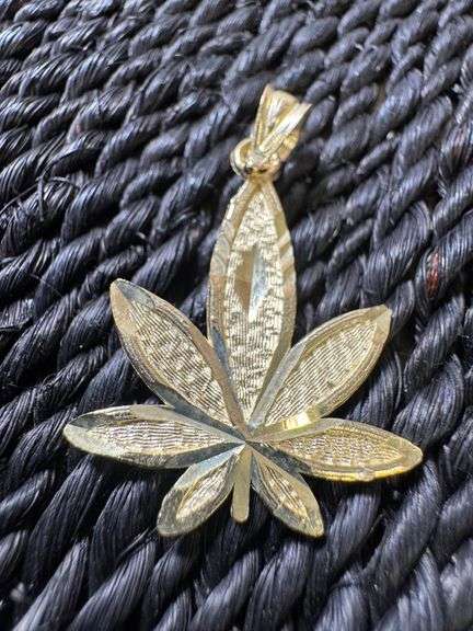 10k Yellow Gold Marijuana Pot Leaf Pendant