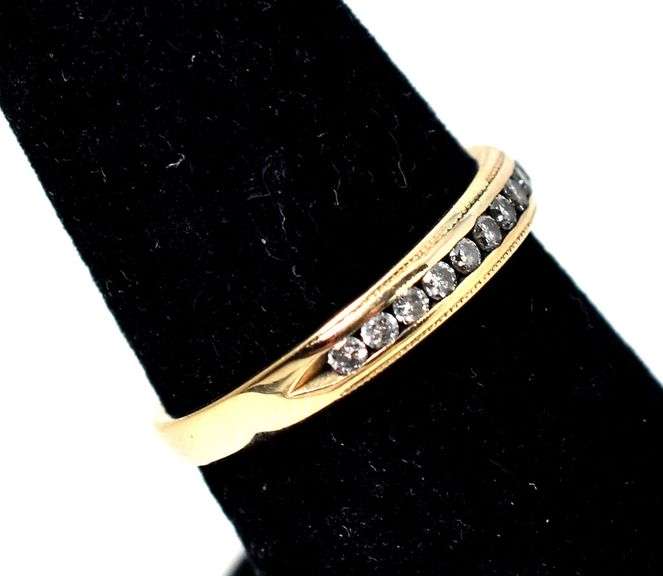 Sparkling 14K Yellow Gold Diamond Band Ring