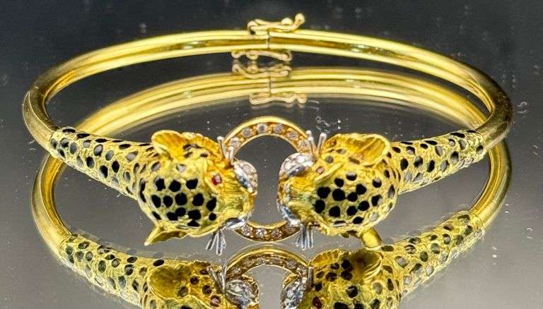 VINTAGE 1980s 18K GOLD LEOPARD BANGLE WITH DIAMONDS & RUBIES