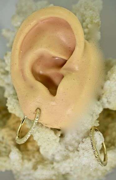 Easy-to-Wear 14K Diamond Hoop Earrings