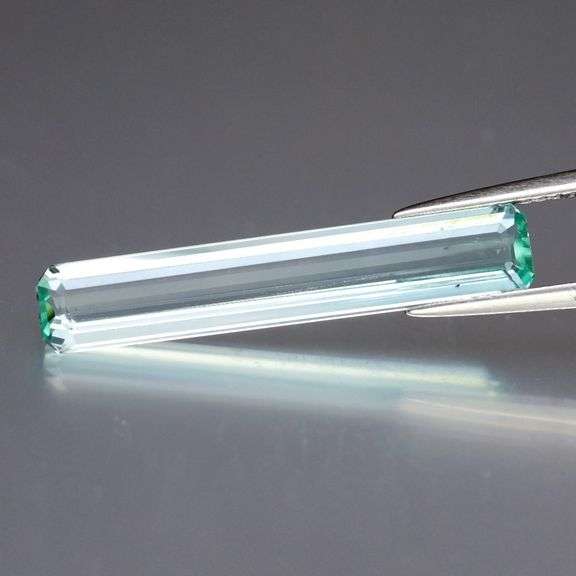 Investment grade! 3.81ct VVS 27mm Nigerian Emerald!