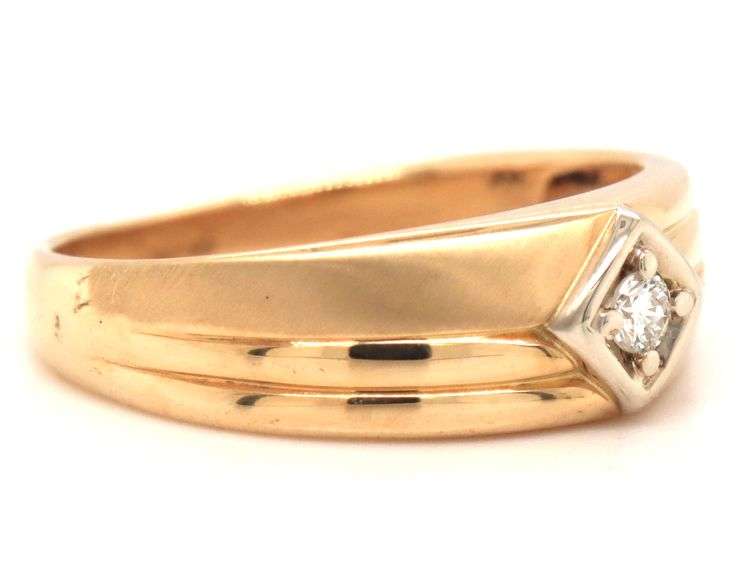 Tasteful Man's 14K YG Ring with Diamond Accent