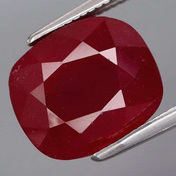 Lavish 7.44ct top blood red Ruby from Mozambique!
