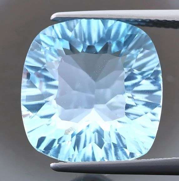 Full body flashing! 11.98ct Swiss blue Topaz from Brazil!