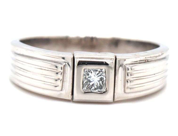 14kt White gold 0.25ct princess cut bezel set engagement ring