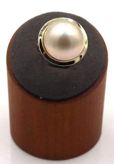 14kt Yellow gold Mabe pearl ring