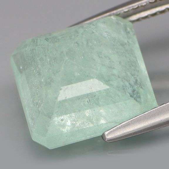 Bright green! Fully transparent! Real 7.94ct Zambian Emerald!