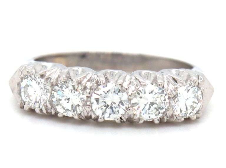Platinum 1ctw 5 stone shared Prong diamond band