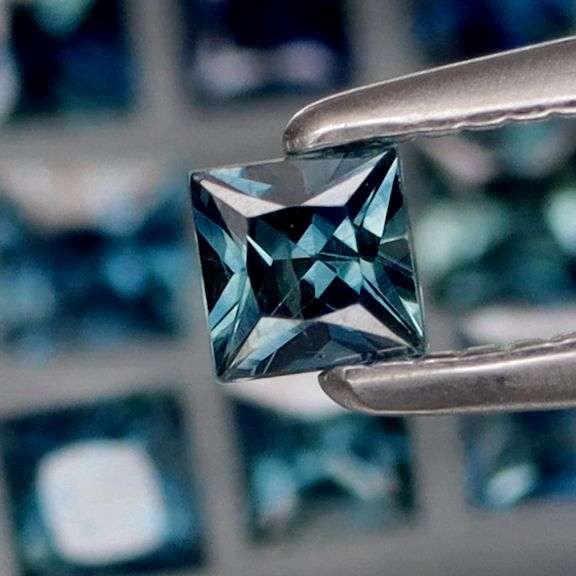 Deep blue and perfect for you! 2.96ct radiant princess cut Sapphires!