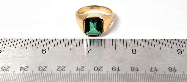 Wonderful 10K Yellow Gold Green Glass Gemstone Men's Ring