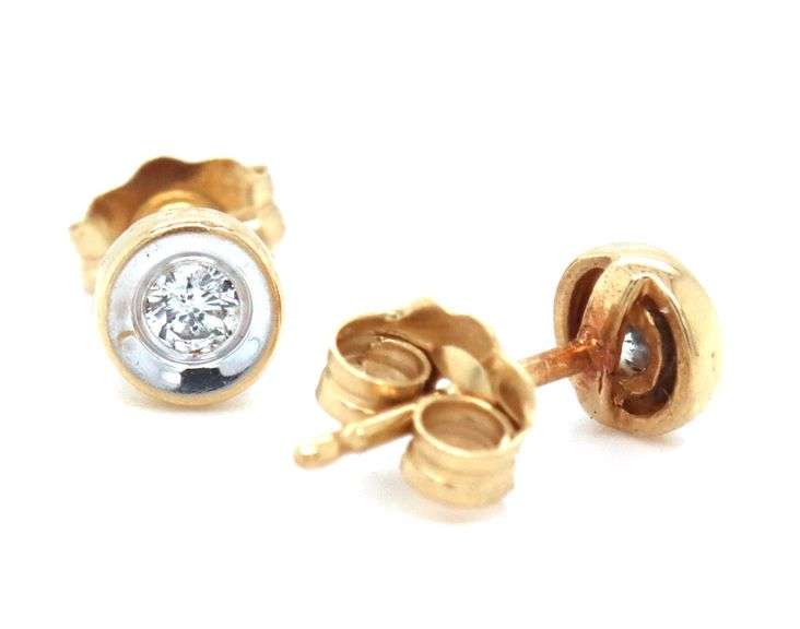 14kt Yellow gold 0.12ctw bezel set diamond stud