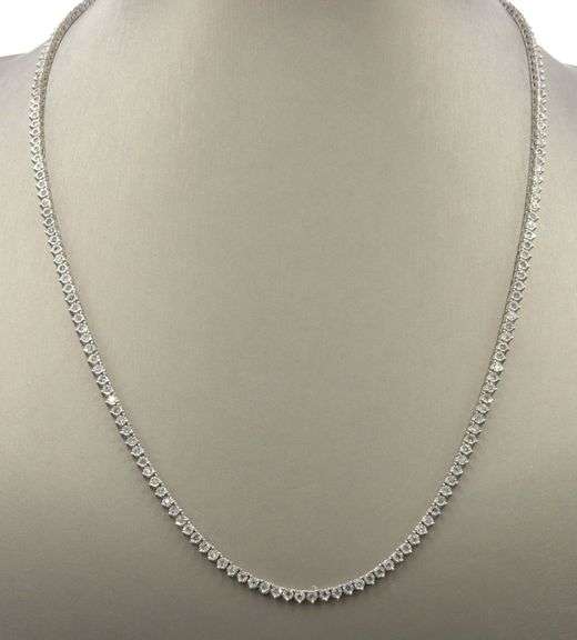 10kt White gold 2.25ctw diamond set necklace