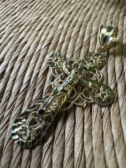 10k Yellow Gold Crucifix Pendant