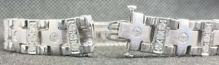 MENS 14K WHITE GOLD ROUND DIAMOND AND BLACK ONYX I.D. BRACELET (5.00 C.T. T.W.)