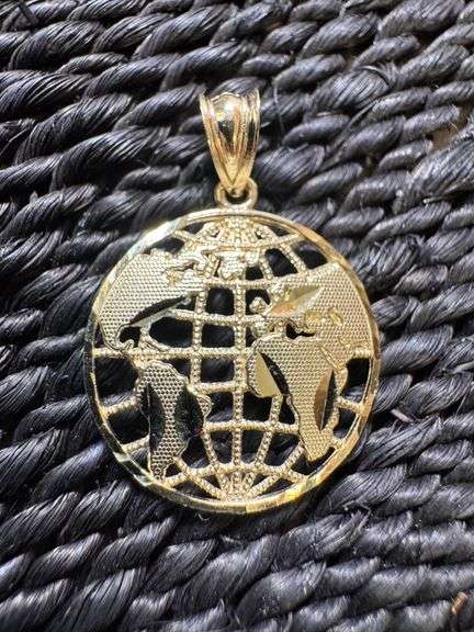 10k Yellow Gold Globe World Earth Pendant