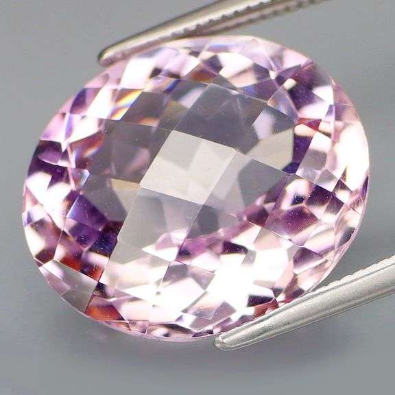So much SPARKLE! 10.75ct collectors checker top Amethyst!