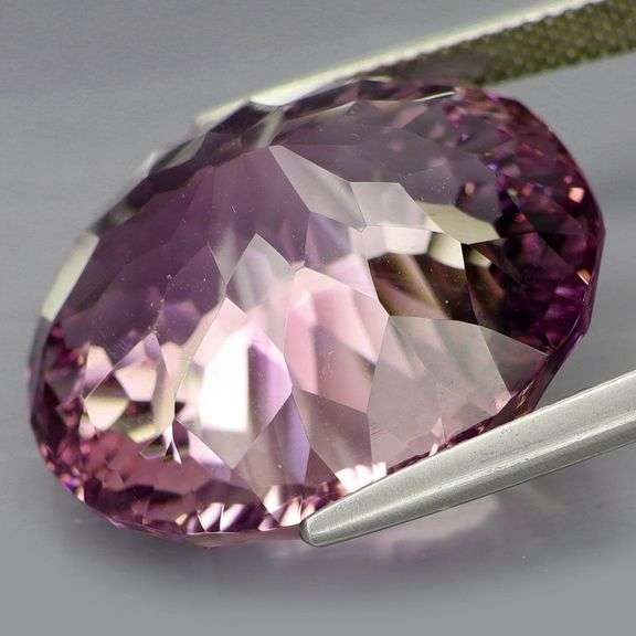 Premium! 35.87ct real unheated Bolivian Amethyst!