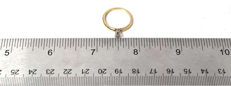 Beautiful 14K Yellow Gold Approx. 0.41CTW Solitaire Diamond Ring