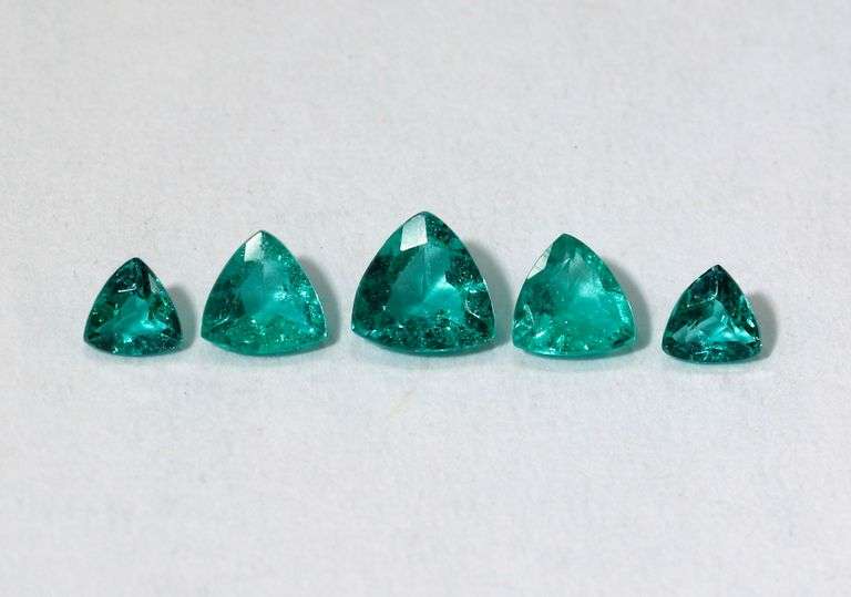 Matching Natural Emerald - Suite of 5