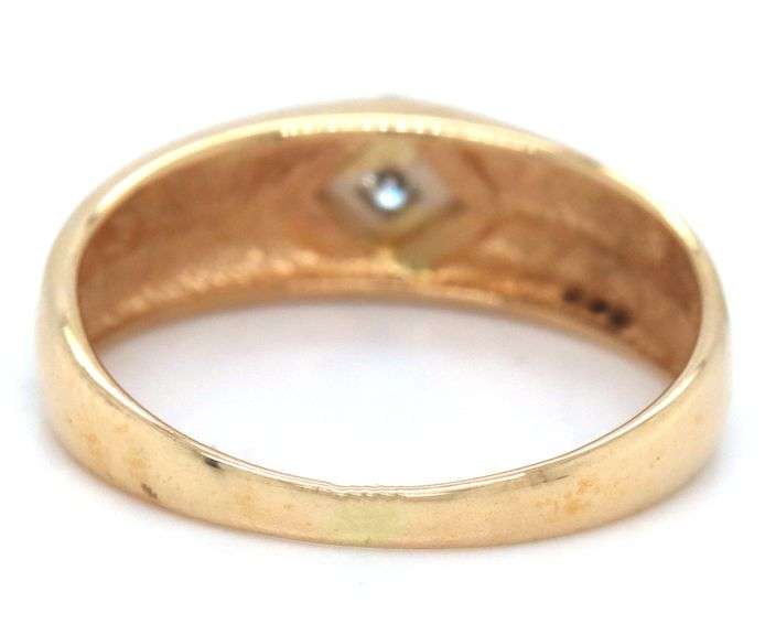 Tasteful Man's 14K YG Ring with Diamond Accent