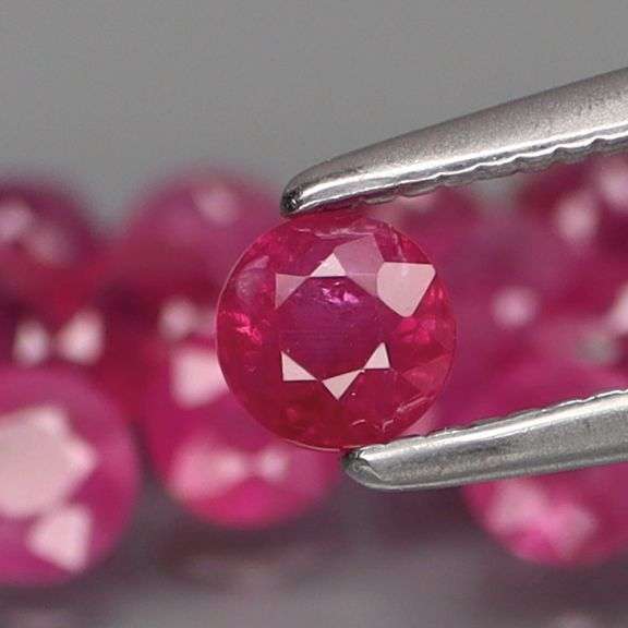 Collectors 4.76ct Burmese Ruby set! Vivid color! Heated only!