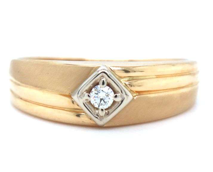 Tasteful Man's 14K YG Ring with Diamond Accent