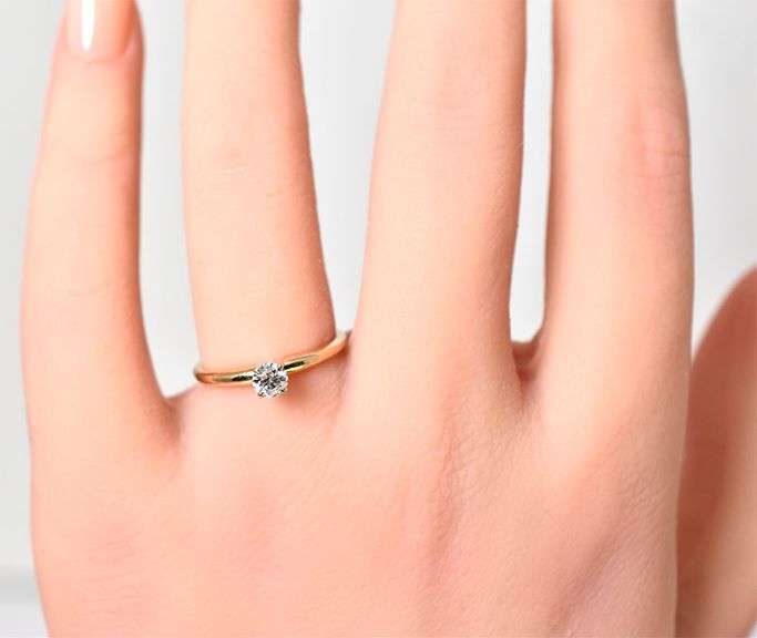Beautiful 14K Yellow Gold Approx. 0.41CTW Solitaire Diamond Ring