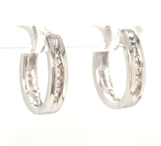 10kt White gold 0.10ctw diamond hoop earrings