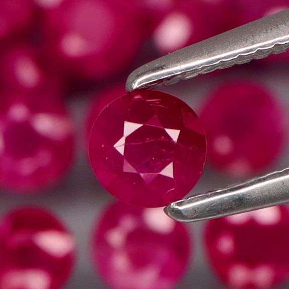 Simply gorgeous set of 22 Rubies weighing 5.08 carats total!