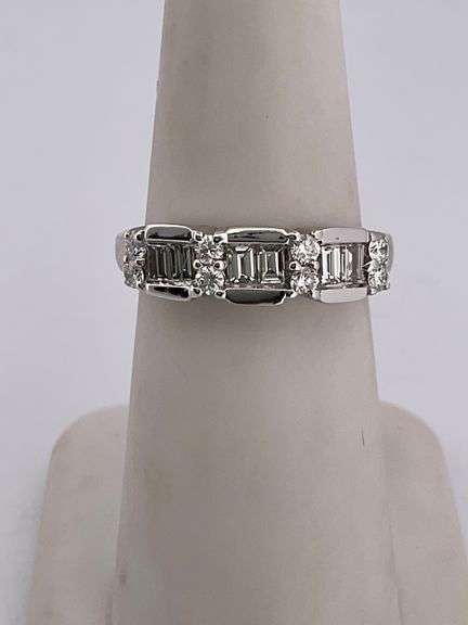 CERTIFIED BRAND NEW 14K WHITE GOLD DIAMOND BAND