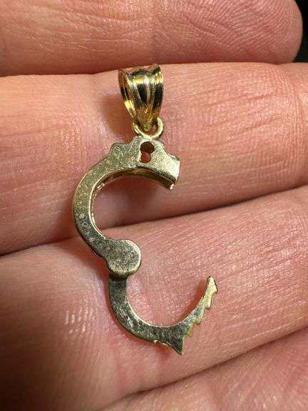 10k Yellow Gold Handcuff Pendant