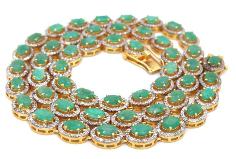 Enchanting Brand new European 15.00CTW  Oval Faceted Natural Emerald & Diamond Necklace in 14K Yello
