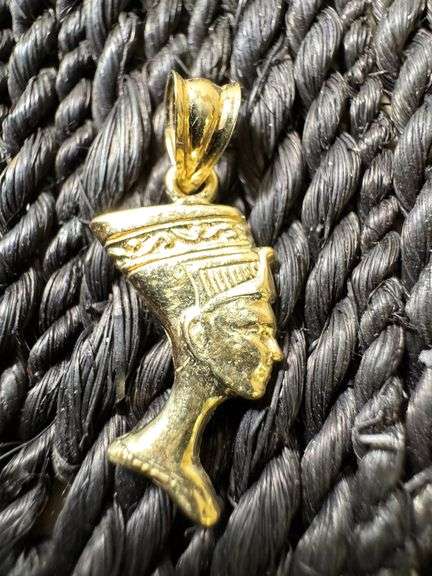 10K Yellow Gold Egyptian Nefertiti Pendant