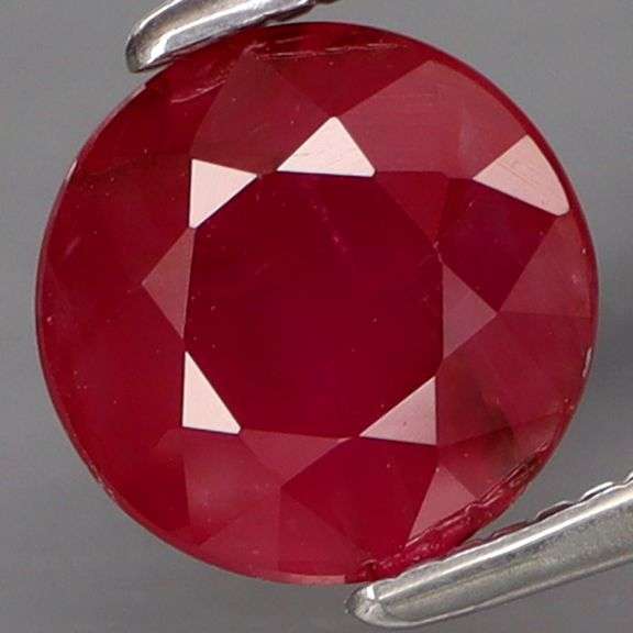 Prime ruby red! Untreated! 2.02ct Winza Ruby solitaire!