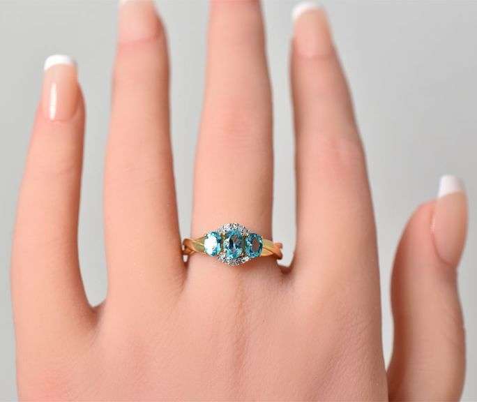 Gorgeous 14K Yellow Gold Blue Topaz Gemstone Ring with Diamond Accents
