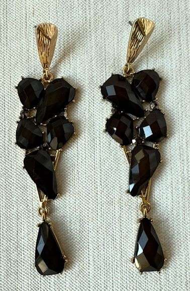 A Very Fashion  Design Earrings